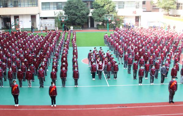 升旗仪式庄严肃穆 升旗仪式庄严肃穆